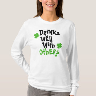 Drinkar väller fram med andra tee shirt