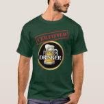 Drinker för fritt Auktoriserad Tee<br><div class="desc">En underbar skjorta för pub crawlning,  party och kvällar ut med killarna. Den här humoristiska designen har en logotyp-stil runt ram med en mugg av öl och text "frigående drickare". Det är digitalt stämplat med en röd "AUKTORISERAD" frimärke i godkännandet.</div>