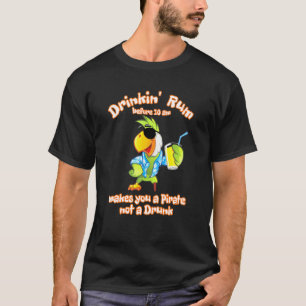 Drinkingringen före kl. 10.00 av Hugh Jass Apparel T Shirt