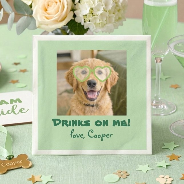 Drinks on Me Cute Fun Dog Photo Modern Green Pappersservett (Sage Green Dog Photo Napkins Funny Wedding Decor)