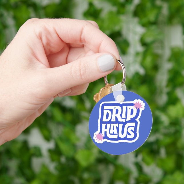 Drip Haus – Retro Lekfull Logotyp Nyckelring (Hand)