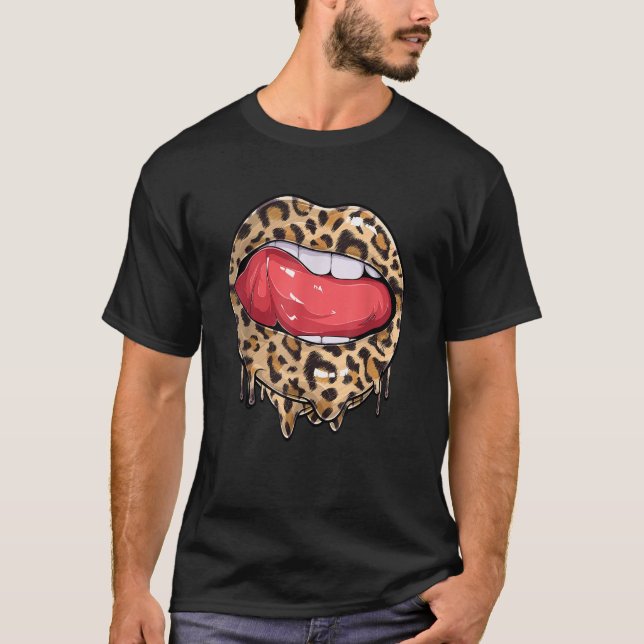 Dripping Lips Kiss Leopard Cheetah Print Funny  T Shirt (Framsida)