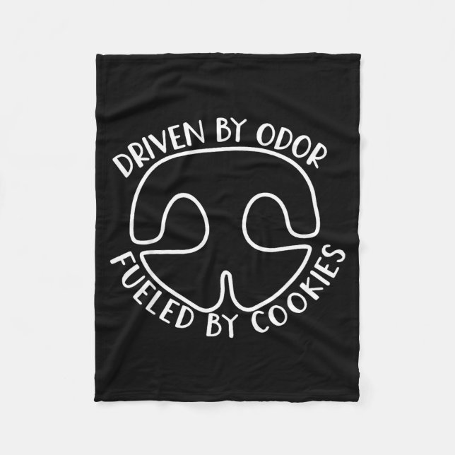 Driven By Odor Fueled By Cookies Dog Scentwork Fun Fleecefilt (Framsidan)