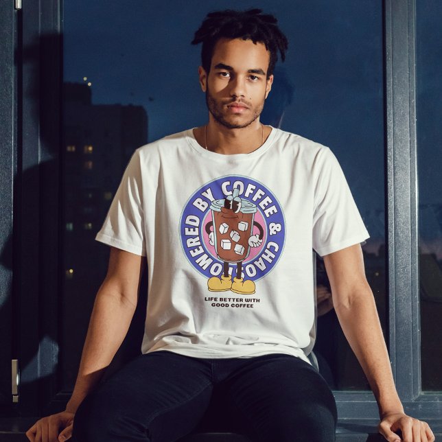 Drivs av Coffee & Chaos Funny Humor Tee (Skapare uppladdad)