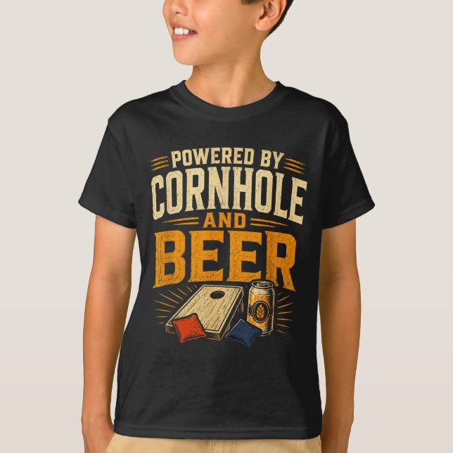 Drivs av cornhole och öl rolig tailgate t shirt (Framsida)