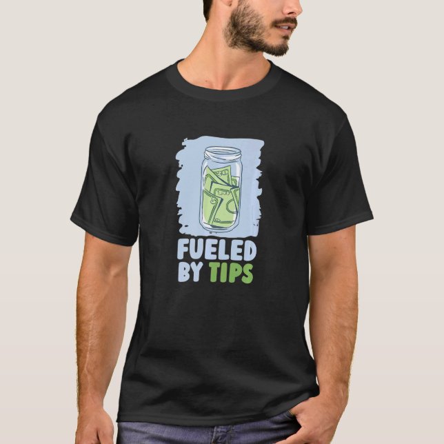 Drivs av dricksar Serveringsbiträde Restauranganst T Shirt (Framsida)