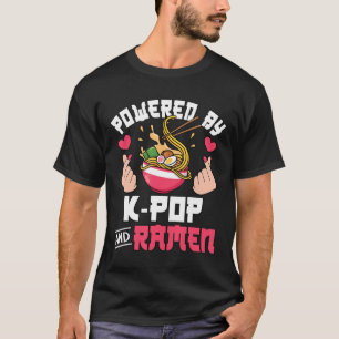 Drivs av K-Pop och Ramen Cute Kpop Music Anime L T Shirt