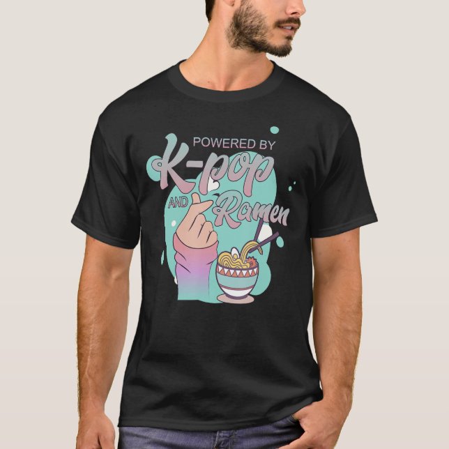 Drivs av K-Pop och Ramen - KPOP 1 T Shirt (Framsida)