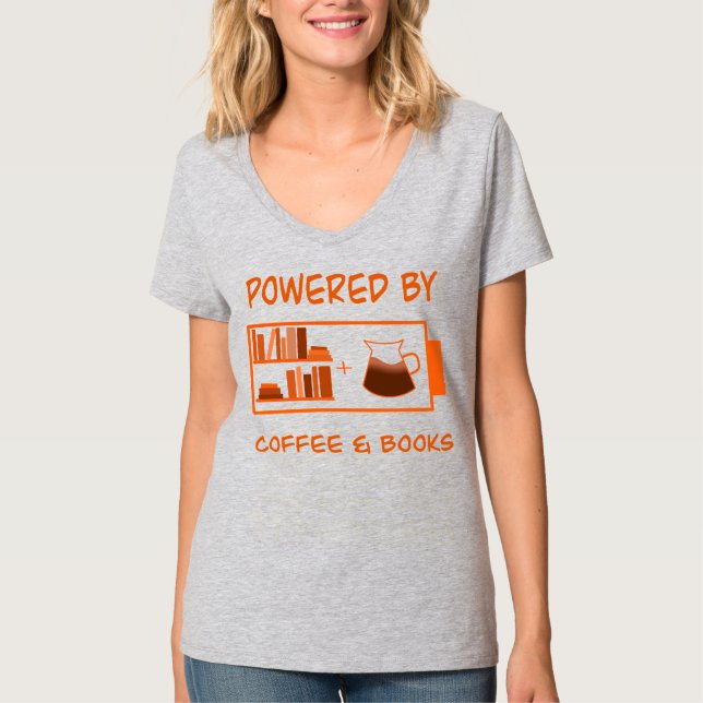 Drivs av kaffe och böcker t shirt (Framsida)