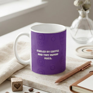 Drivs av kaffe och små människo-omfamningar Föräld Kaffemugg