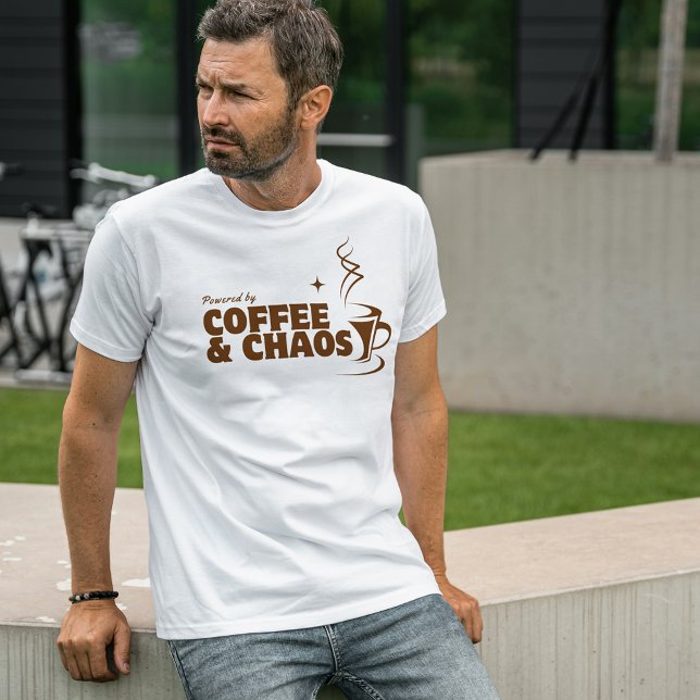 Drivs av kaffet och Chaos-minimalisten T Shirt (Skapare uppladdad)