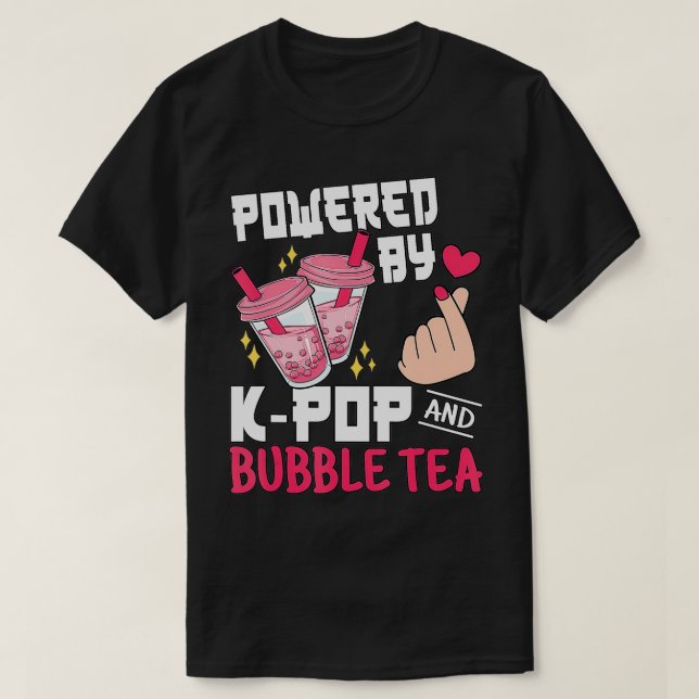 Drivs av KEnd Bubble Tea Cute Kpop Music Älskare T Shirt (Design framsida)