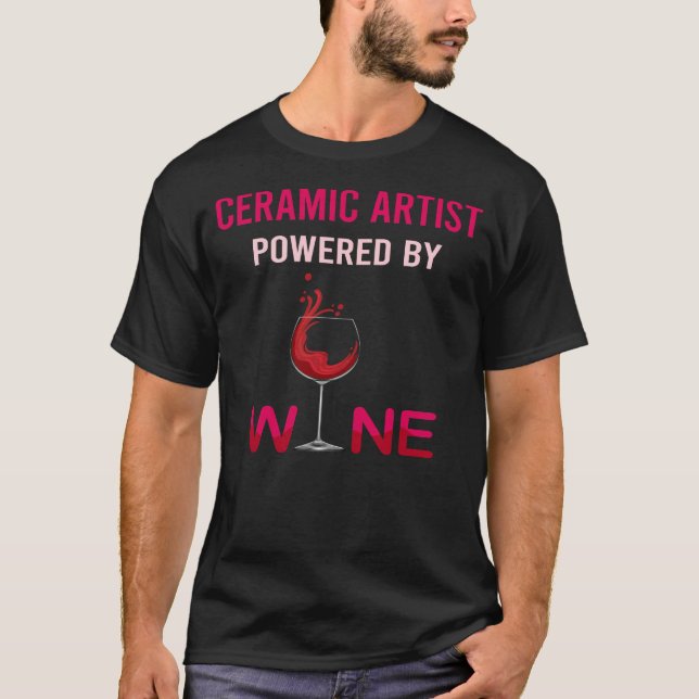 Drivs av keramiska konstnärer från Vin T Shirt (Framsida)