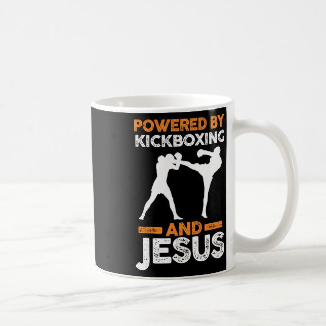 Drivs av kickboxning och Jesus Kaffemugg (Höger)