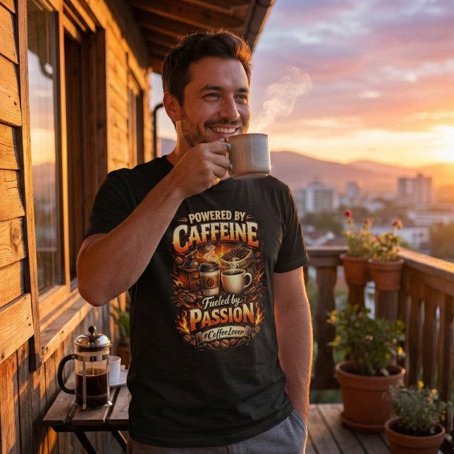 Drivs av Koffein - Kaffeälskare T Shirt (Skapare uppladdad)
