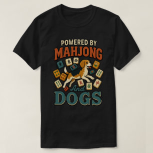 Drivs av Mahjong & Beagles: Pixel Art Hundälskare  T Shirt