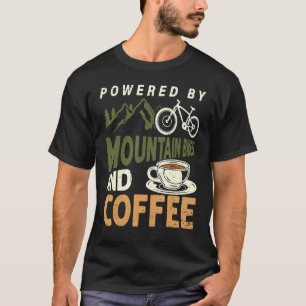 Drivs Av Mountainbikes Och Kaffe Cyklist Cyklar T Shirt