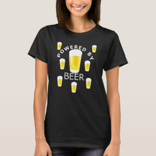 Drivs av ölglaset som dricker öl t shirt