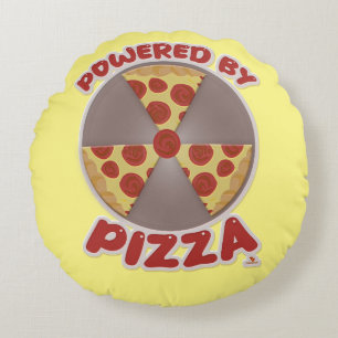 Drivs av Pizza Funny Food Goofy Slogan Rund Kudde