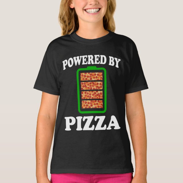 Drivs av Pizza - Funny Pizza T Shirt (Framsida)