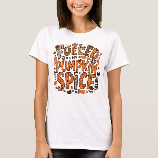 Drivs av Pumpkin Spice Mysigt Fall Graphic Design T Shirt (Framsida)