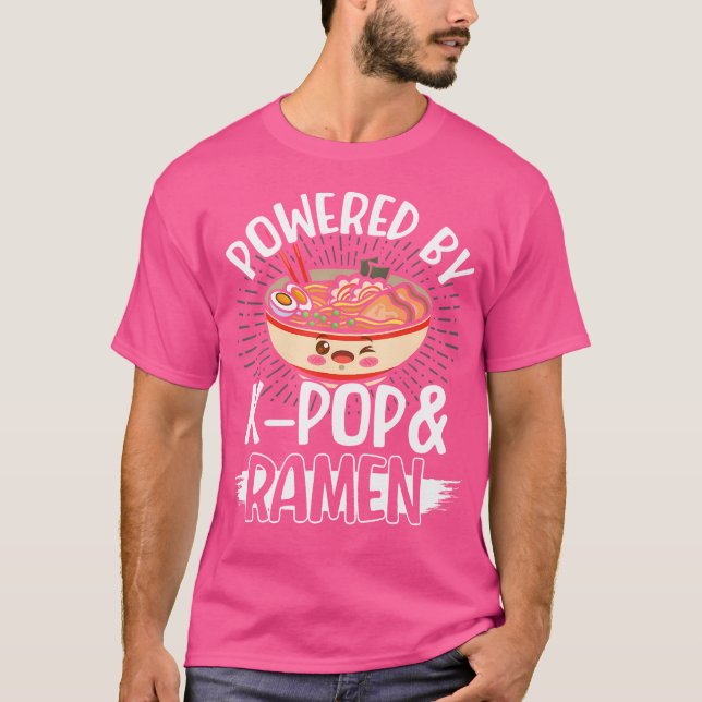 Drivs av Ramen K-Pop T Shirt (Framsida)