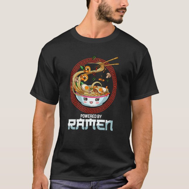 Drivs av Ramen Koreanska Noodle Soppa japanska asi T Shirt (Framsida)
