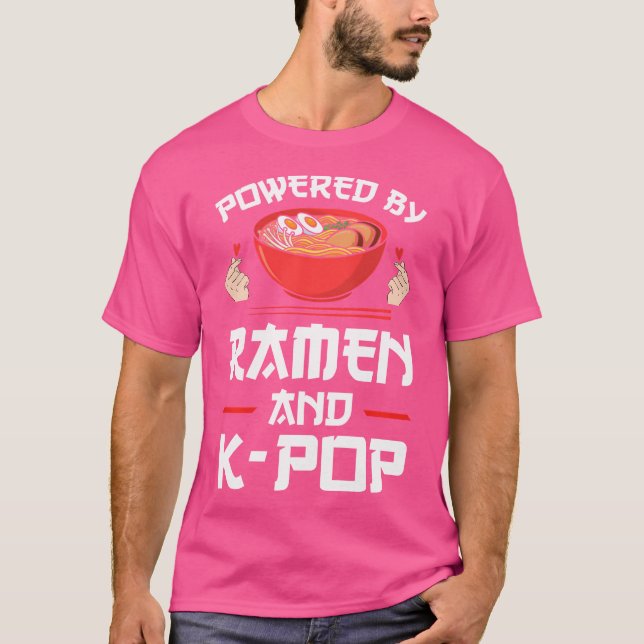 Drivs Av Ramen Och K-Pop Ramen K-Pop T Shirt (Framsida)
