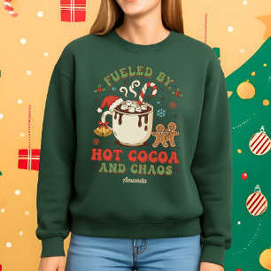 Drivs av Varm Choklad och Kaos Roligt Julpresent T Shirt