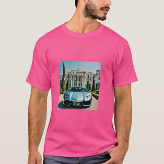 Drömma när AVakum Merch sportar Big Hou T Shirt