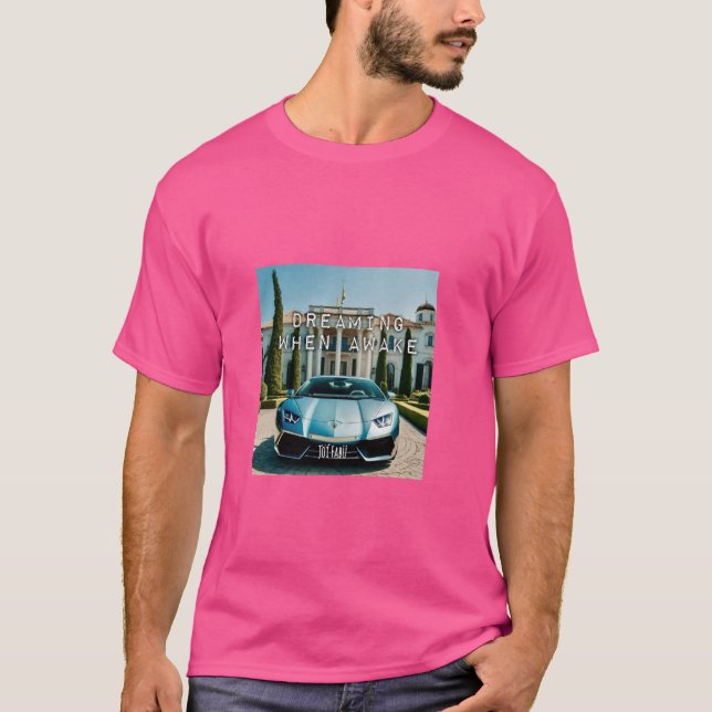 Drömma när AVakum Merch sportar Big Hou T Shirt (Framsida)