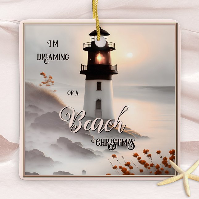 Drömmer om en Beach-julprydnad Julgransprydnad Keramik (Dreamy pink Christmas ornament featuring a painting of a lighthouse on the beach)