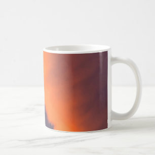 Drömska, magiska moln i drömska, magiska färger kaffemugg