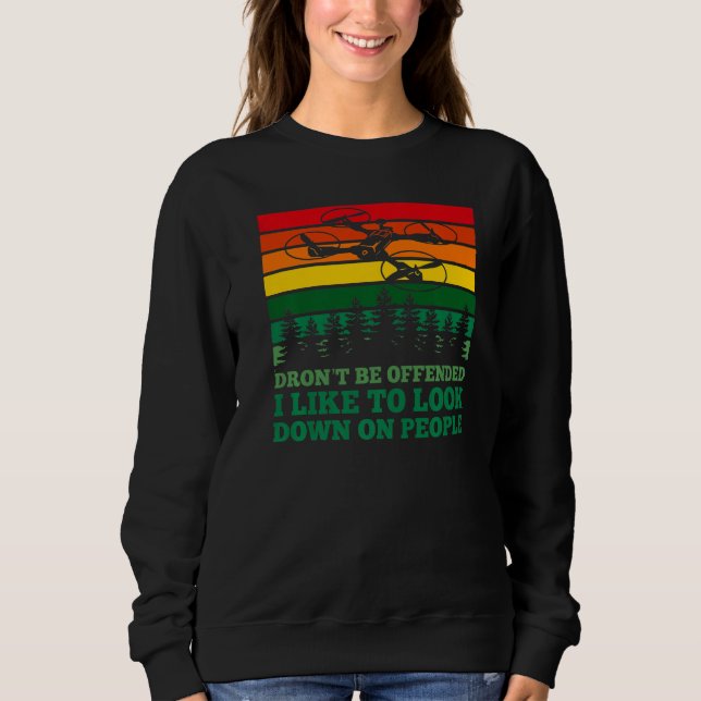 Drone with camera Pilot Looking Down On People Jok T Shirt (Framsida)