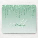droppa grönt glitter musmatta<br><div class="desc">glam grönt glitter droppar och elegant i monogram. Textfunktionerna kan anpassas.</div>