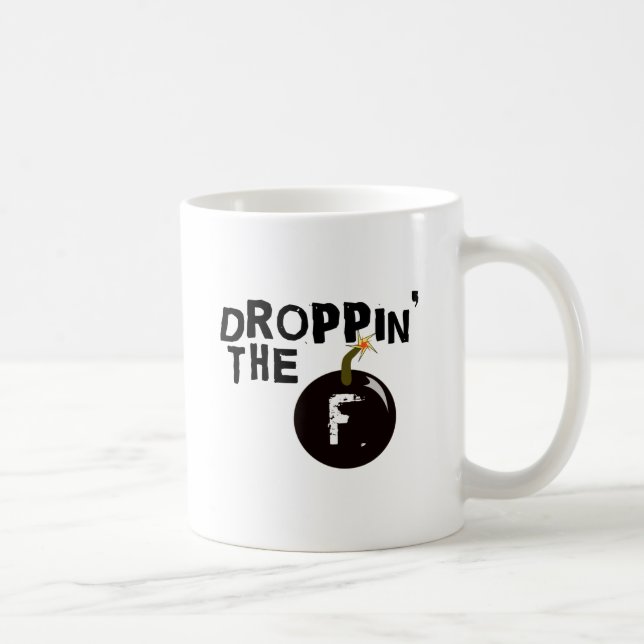 Droppin som fet bombarderar kaffemugg (Höger)
