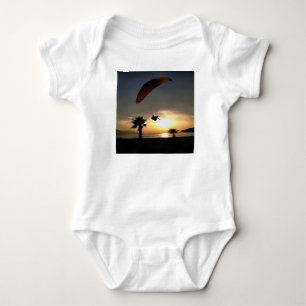 Dropzone vid Dusk Äventyr Paraglider Art Tee Shirt