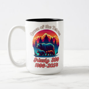 Drottning av Tetons Grizzly 399 Tribute 1996-2024 Två-Tonad Mugg