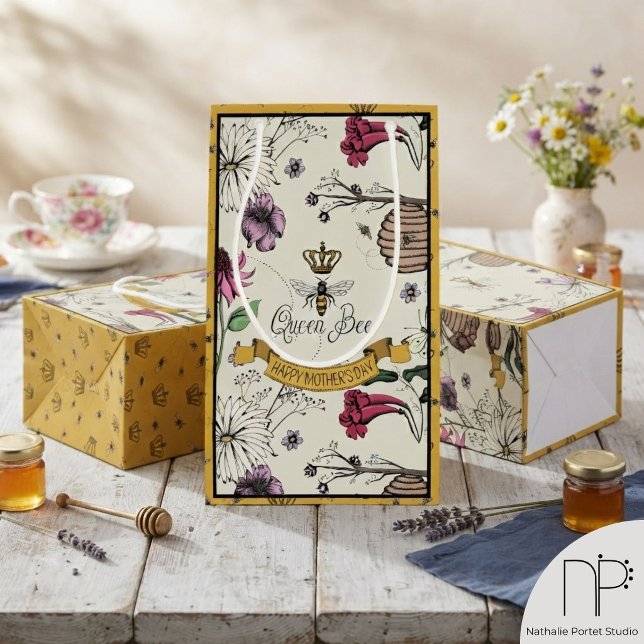Drottningbi Royal Guld Kronor Liten Presentpåse (Hand-drawn ink vintage queen bee royal gold crown white small gift bag custom photo packaging)