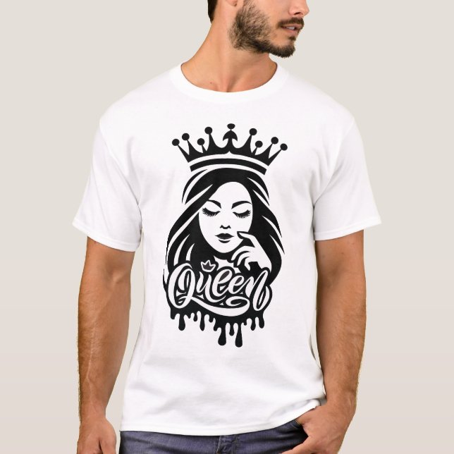 Drottningdesign – Elegant Royal Crown-typografi fö T Shirt (Framsida)