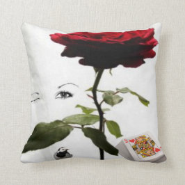 drottningen av hjärtor med steg kudde