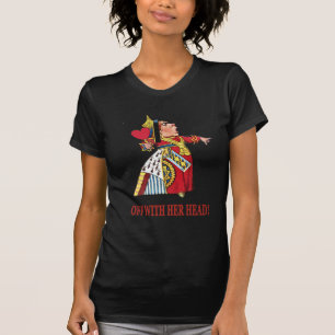 DROTTNINGEN AV HJÄRTOR ROPAR AV MED HENNE SOM ÄR T-SHIRT