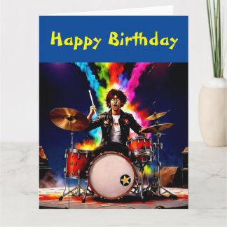 Drummer spelar upp hettens trumuppsättning kort