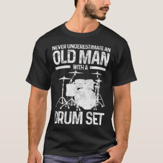Drummer underskattar aldrig en gammal man med en t shirt