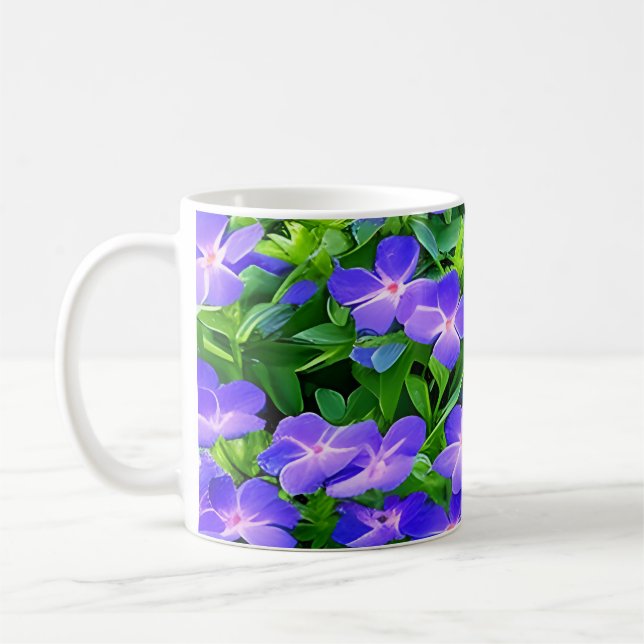 Drummond's clematis - en söt liten blå blomma kaffemugg (Vänster)