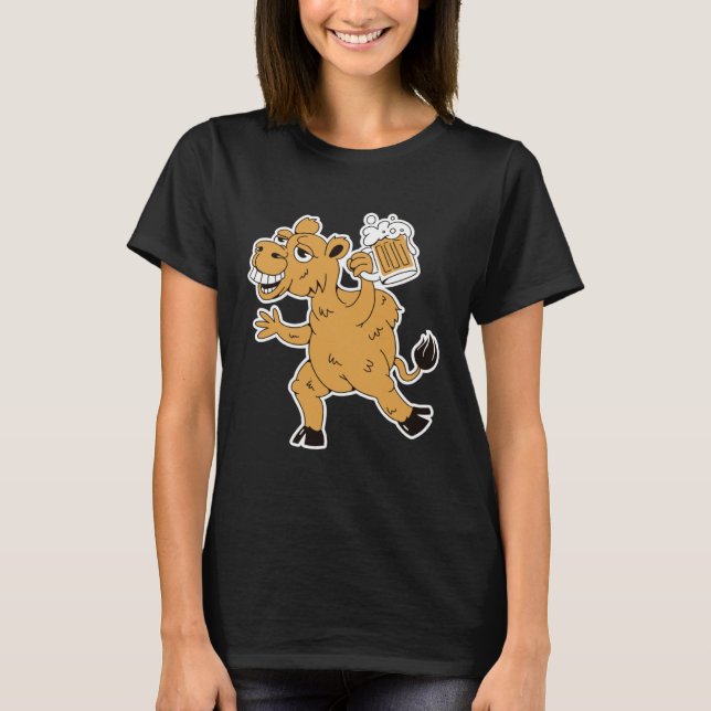 Drunk brown camel with beer for party holidays t shirt (Framsida)