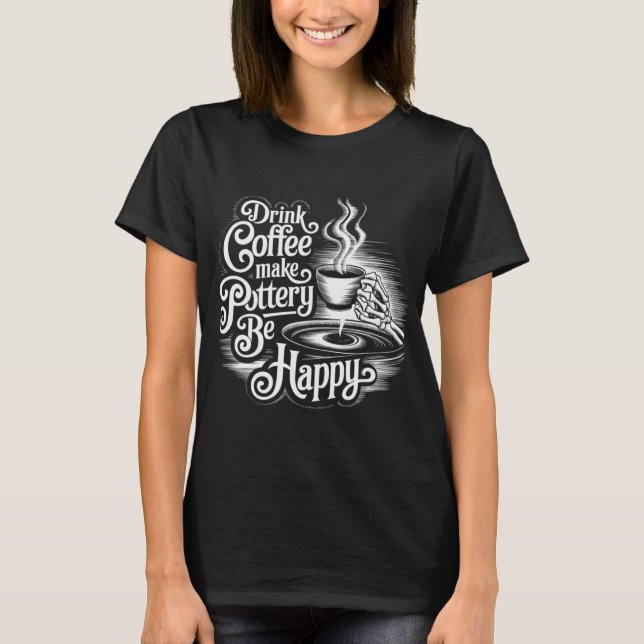 Dryckkaffepotti i lycklig t shirt (Framsida)