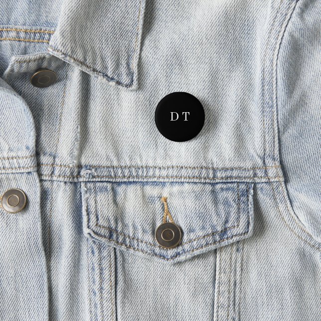 DT Initials Lighter – The Premium Gift Edition Knapp (In Situ)