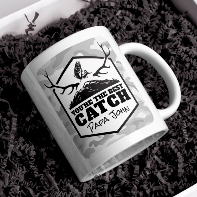 Du är den bästa Catch Personlig-gåvan Kaffemugg (You're a Great Catch Trendy Camo Outdoor Personalized Mug. Available in a variety of colors & style)