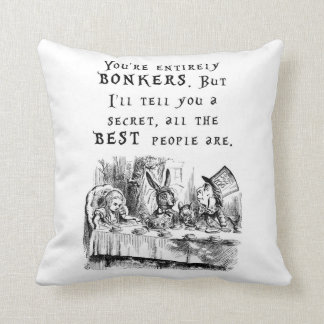 Du är helt bonkers - Alice i underland Kudde